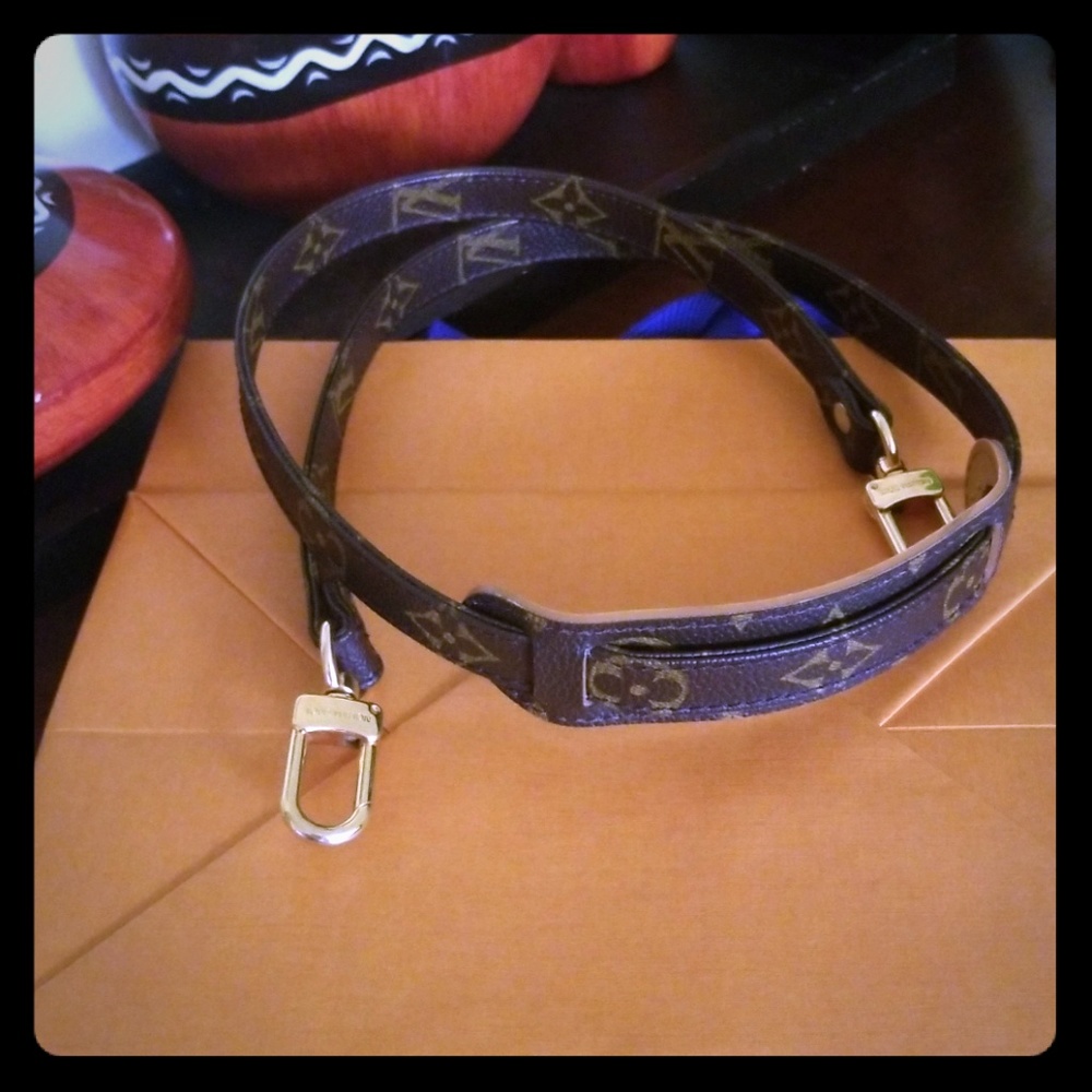 Shoulder strap